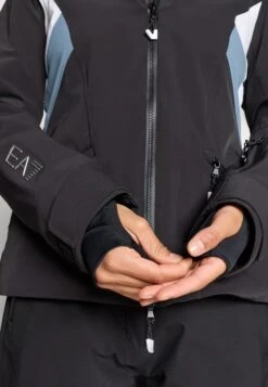 EA7 Emporio Armani CORTINA COLORBLOCK - Ski Jacket - Black 18 EA7 Emporio Armani CORTINA COLORBLOCK - Ski Jacket - Black -Total Wear Store 00bede11b2524900a22f4ff01d9a2d88