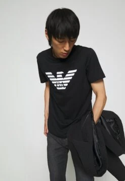 Emporio Armani Print T-Shirt - Print T-Shirt -Total Wear Store 0155783a57c34c498b448b3a34f4acdf