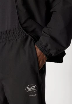 EA7 Emporio Armani TENNIS PRO TRACKSUIT SET - Tracksuit - Black -Total Wear Store 04a6ea3afca443b9b323393786da9ecc