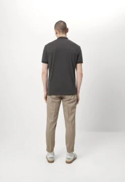 Emporio Armani Trousers - Incenso 9 Emporio Armani Trousers - Incenso -Total Wear Store 059fc8a411c24bdda9372e9e92fcef1d