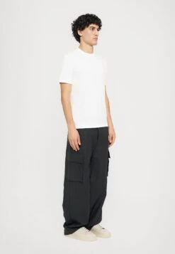 EA7 Emporio Armani TRAIN TEE BIG LOGO - Print T-shirt - White -Total Wear Store 05fdb83fb377463187a33e308866fc2b