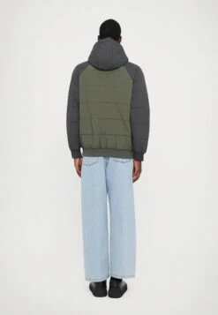 EA7 Emporio Armani MOUNTAIN HOODED COLOURBLOCK UNISEX - Bomber Jacket - Asphalt -Total Wear Store 063f0fbdce4f48bb862b3647e9fbafa0