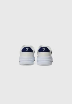 EA7 Emporio Armani CARTER UNISEX - Trainers - White 10 EA7 Emporio Armani CARTER UNISEX - Trainers - White -Total Wear Store 0652cad1ea944e47bb1a37641a6ebbe3