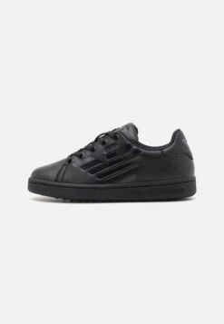 EA7 Emporio Armani UNISEX - Trainers - Black/optic White -Total Wear Store 06a5f45cf1c543419ed51a4e4ef5fbdf