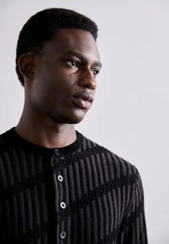 Emporio Armani Jumper - Licorice/black -Total Wear Store 077b89e1cb9849e8856430ad73bdca07