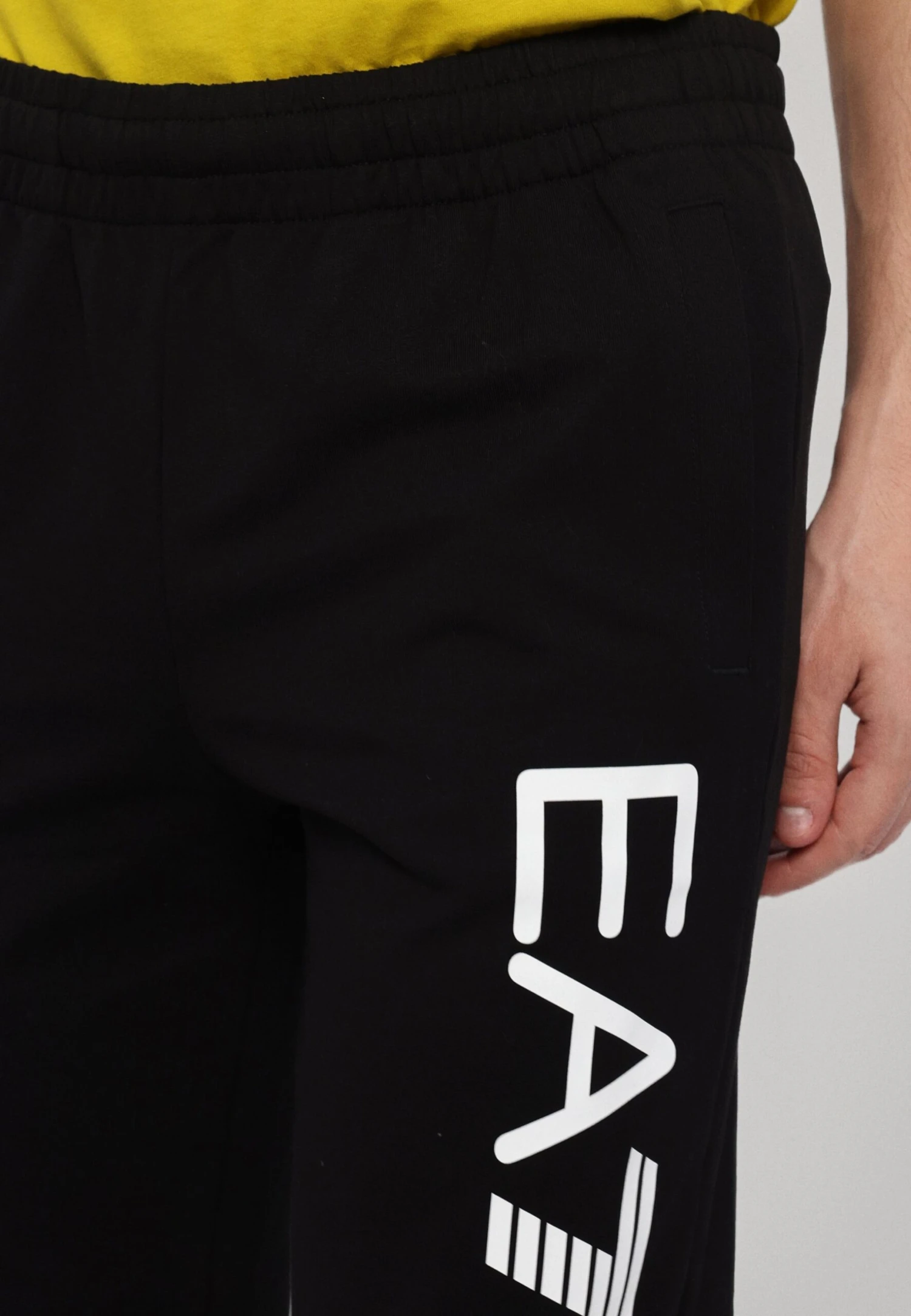 EA7 Emporio Armani TROUSER - Tracksuit Bottoms - Black/white 9 EA7 Emporio Armani TROUSER - Tracksuit Bottoms - Black/white - Image 7