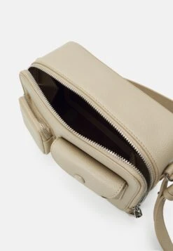 Emporio Armani Crossbody St.Cervo Sfoderato - Crossbody Bag - Across Body Bag - Beige -Total Wear Store 08dbba9ec5244cfdbefce1307bf0782a