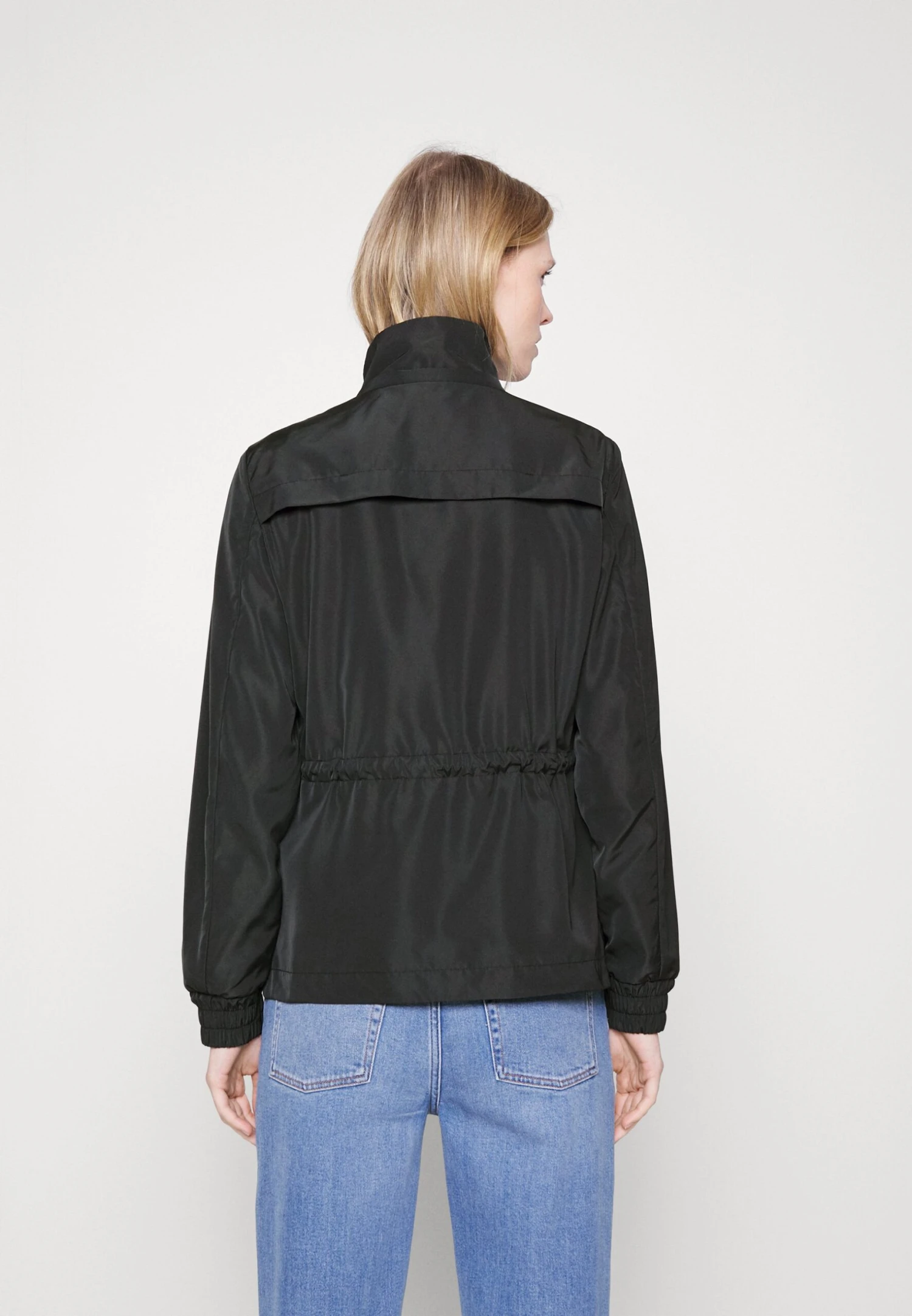 EA7 Emporio Armani Summer Jacket - Black/Gold 6 EA7 Emporio Armani Summer Jacket - Black/Gold - Image 4