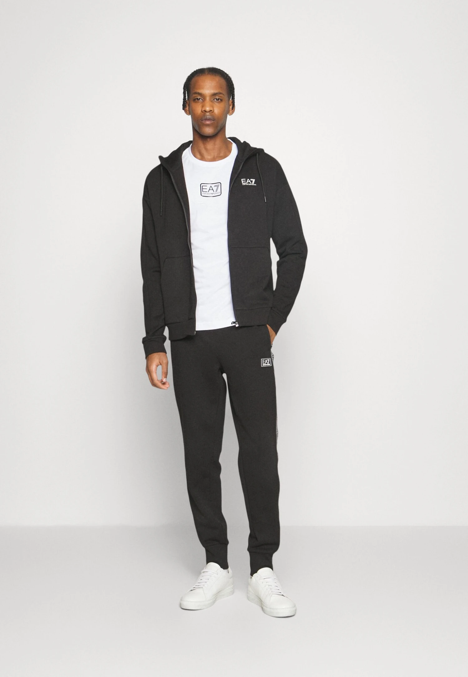 EA7 Emporio Armani Basic T-Shirt - Bianco 4 EA7 Emporio Armani Basic T-Shirt - Bianco - Image 2