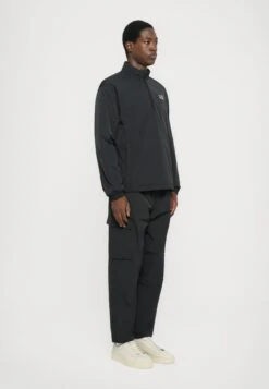 EA7 Emporio Armani TRAIN CORE - Light Jacket - Black 15 EA7 Emporio Armani TRAIN CORE - Light Jacket - Black -Total Wear Store 0b923e5ede4f444c84a53d540d9af622