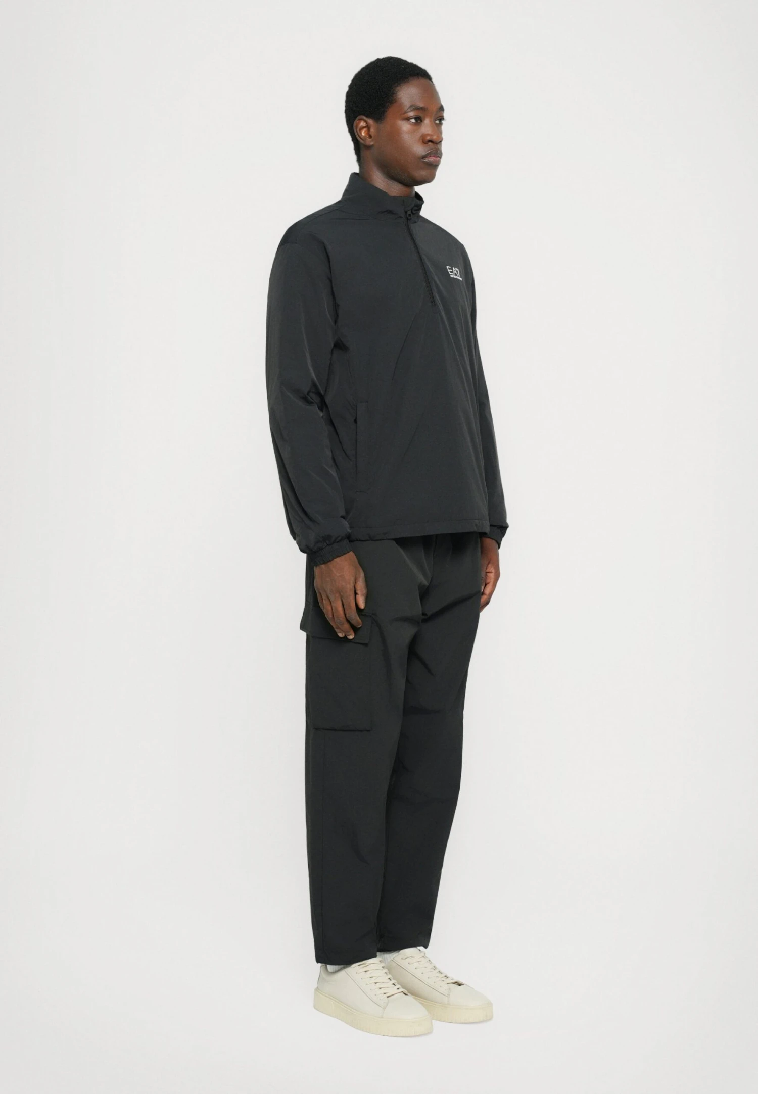 EA7 Emporio Armani TRAIN CORE - Light Jacket - Black 6 EA7 Emporio Armani TRAIN CORE - Light Jacket - Black - Image 4