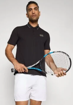 EA7 Emporio Armani TENNIS CLUB - Polo Shirt - Black -Total Wear Store 0c396ad0a36a4cf598dc73a305211952