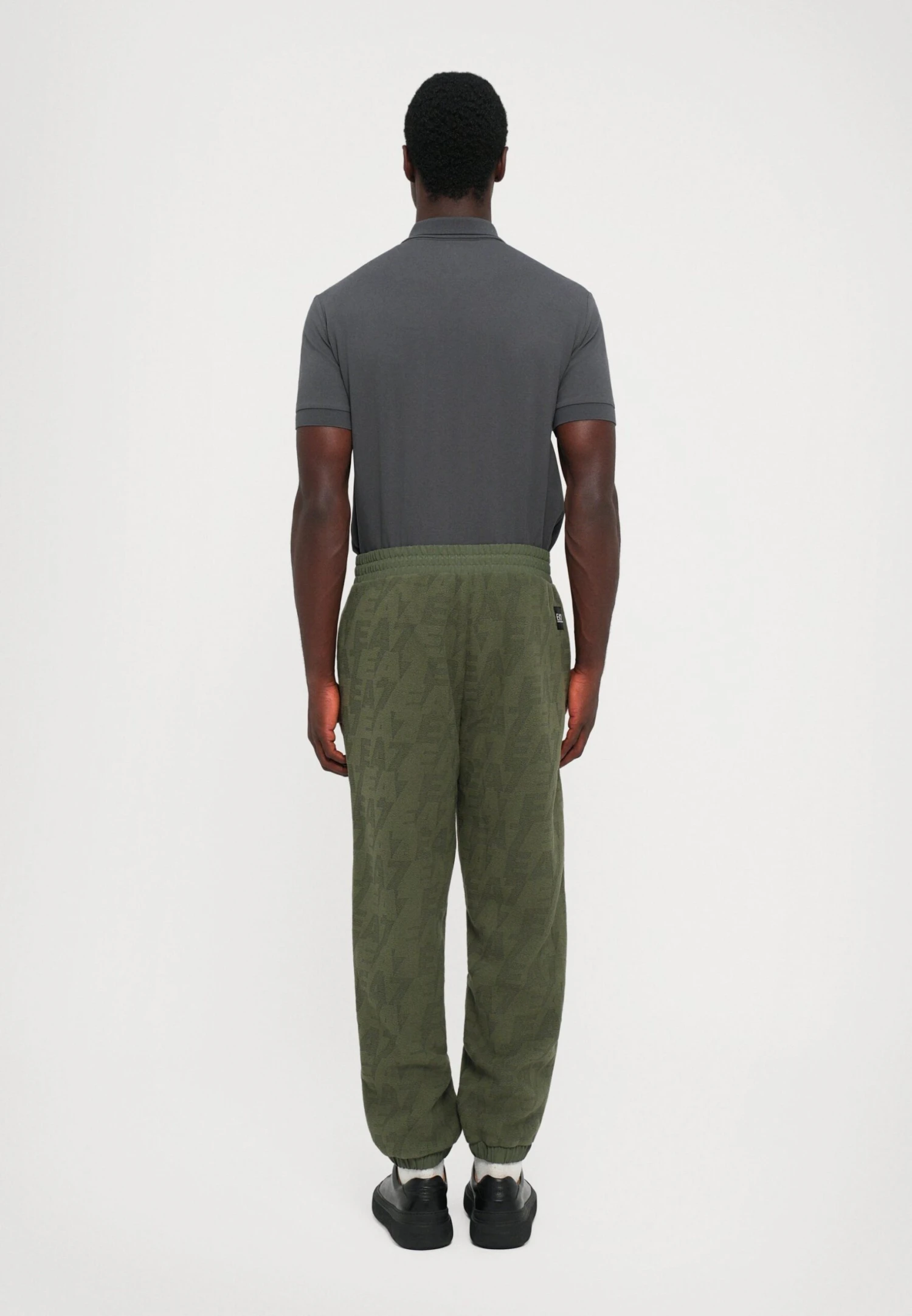 EA7 Emporio Armani TRAIN LOGO SERIES PANTS - Tracksuit Bottoms - Beetle 5 EA7 Emporio Armani TRAIN LOGO SERIES PANTS - Tracksuit Bottoms - Beetle - Image 3