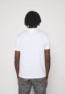 Emporio Armani Set 2 Pack - Basic T-Shirt - Bianco Ottico 9 Emporio Armani Set 2 Pack - Basic T-Shirt - Bianco Ottico -Total Wear Store 0ce8a90f00754453a17d0c1c818e24f6