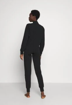 Emporio Armani Jacket And Pants With Cuffs Set - Pyjama Set - Nero -Total Wear Store 0f5ad66b58834bb992264b5c7b07abd1