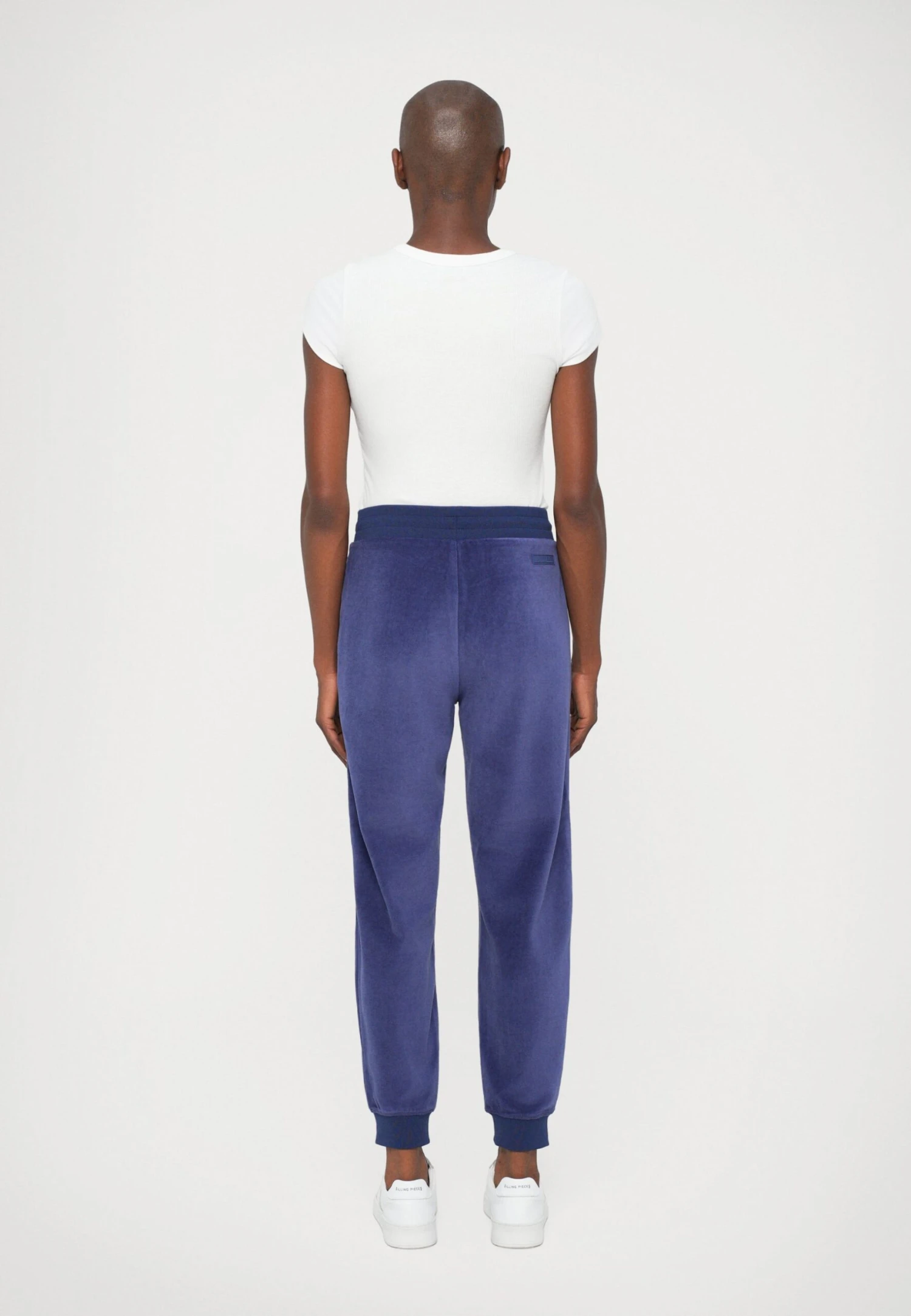 EA7 Emporio Armani TROUSER - Tracksuit Bottoms - Blue 5 EA7 Emporio Armani TROUSER - Tracksuit Bottoms - Blue - Image 3