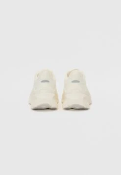 EA7 Emporio Armani WAVE CRACKING UNISEX - Trainers - Full Star White/antart -Total Wear Store 10c0062755ec4146bb15d3783bd80938