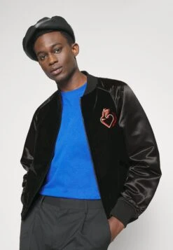 Emporio Armani Blouson Jacket - Bomber Jacket - Nero -Total Wear Store 118bd8a34cc34812993396cf3dfcacc7