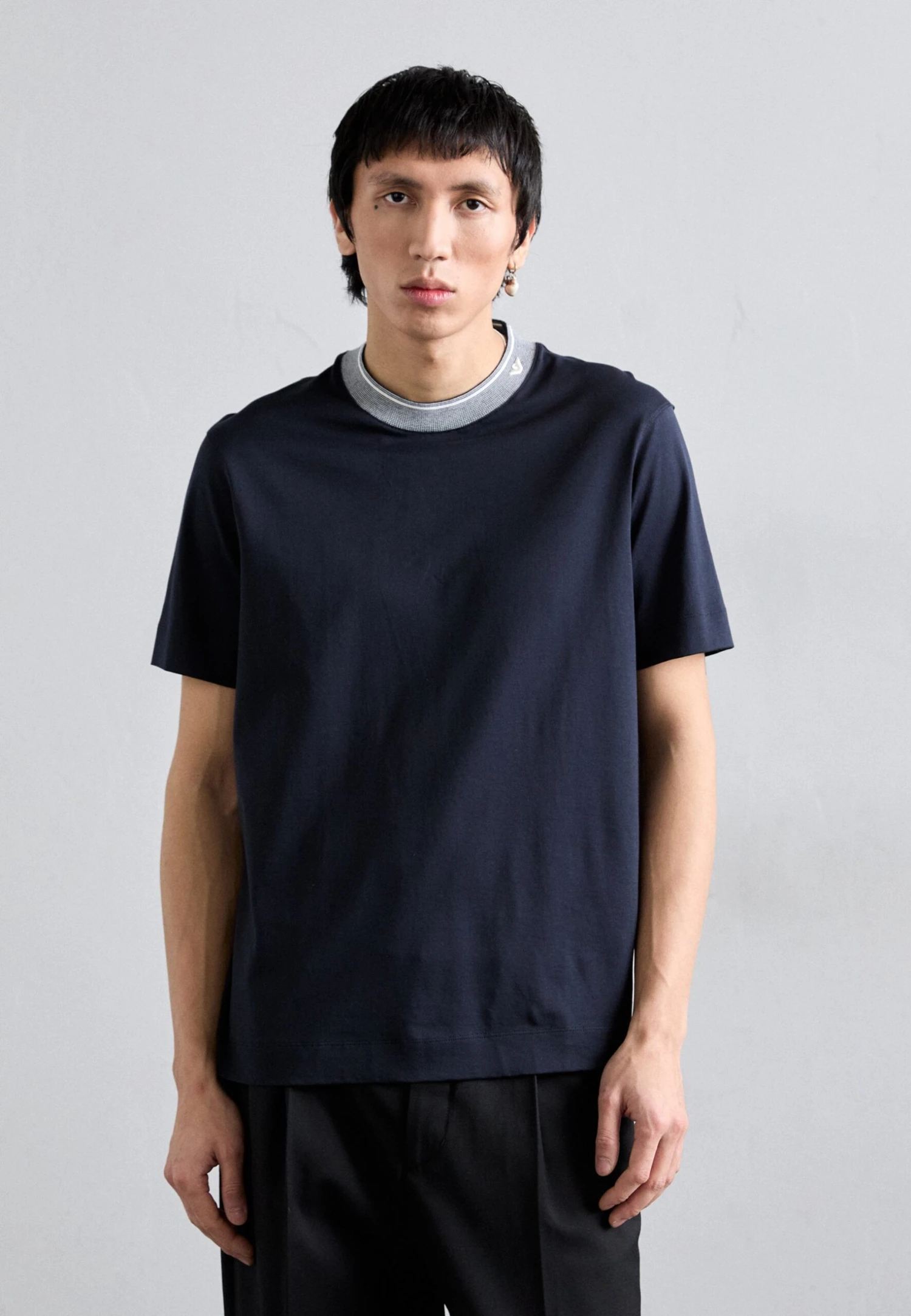 Emporio Armani Basic T-shirt - Iconico Blu Navy 3 Emporio Armani Basic T-shirt - Iconico Blu Navy