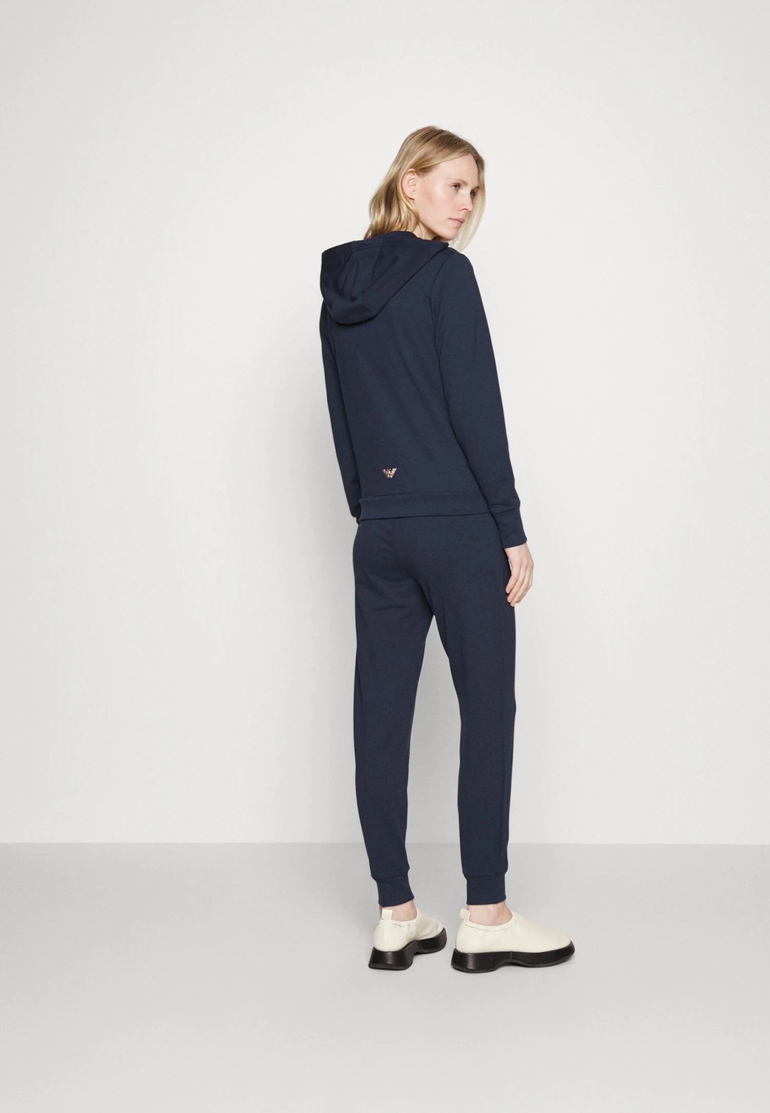 EA7 Emporio Armani Set - Tracksuit - Navy/Gold 5 EA7 Emporio Armani Set - Tracksuit - Navy/Gold - Image 3