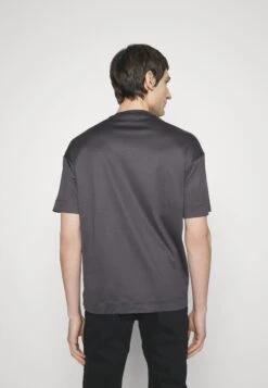 Emporio Armani Print T-Shirt - Magnet Scritta 9 Emporio Armani Print T-Shirt - Magnet Scritta -Total Wear Store 13526b68b6c8466791c9fb4cc953b7b0