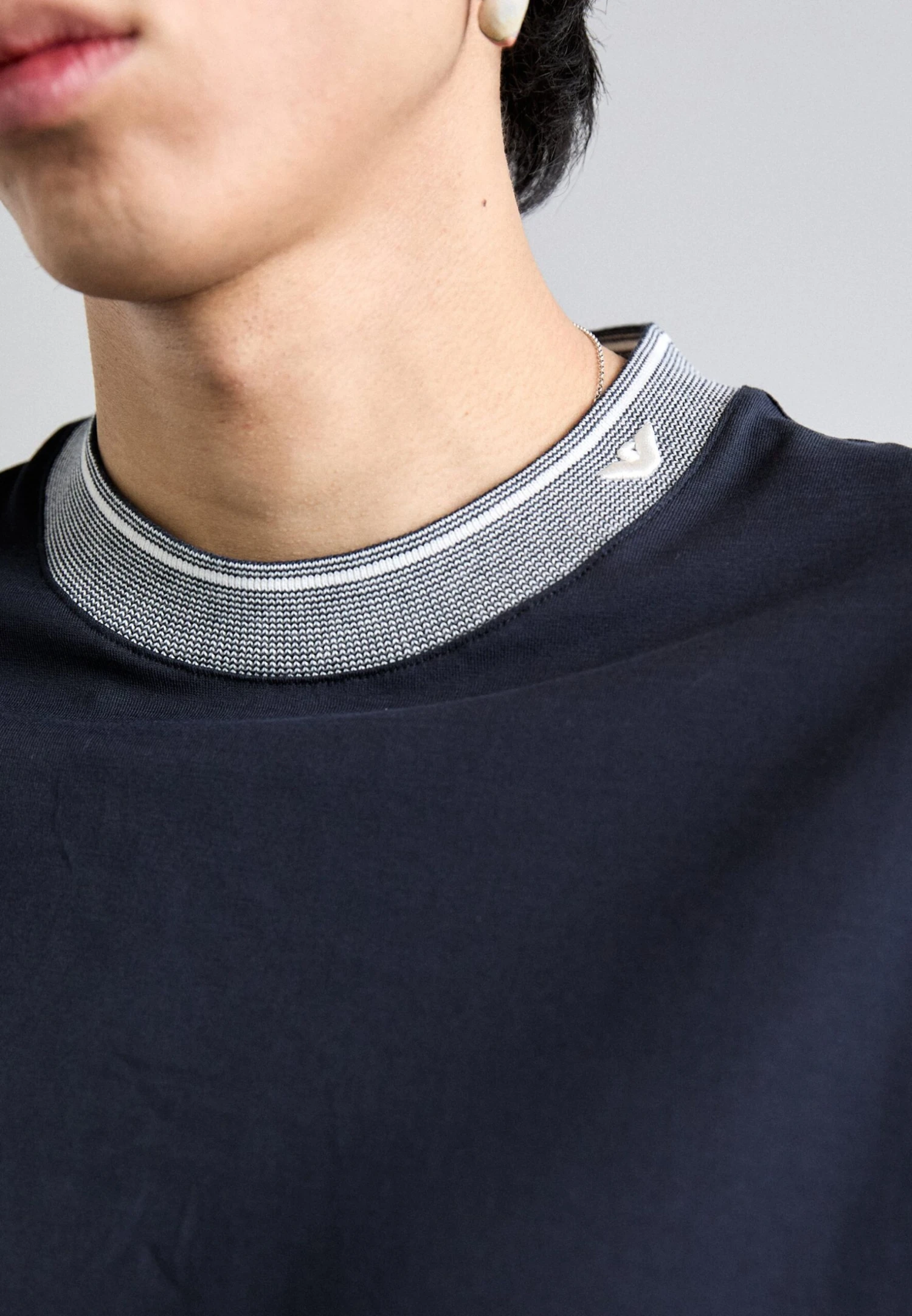 Emporio Armani Basic T-shirt - Iconico Blu Navy 8 Emporio Armani Basic T-shirt - Iconico Blu Navy - Image 6