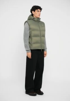 EA7 Emporio Armani MOUNTAIN POLAR VEST - Waistcoat - Mulled Basil -Total Wear Store 1475fb1dd7fb43f3918774753897ec4d