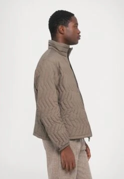 Emporio Armani DOWN JACKET - Down Jacket - Walnut 14 Emporio Armani DOWN JACKET - Down Jacket - Walnut -Total Wear Store 148ae9d63af84a45b931a76ebd3c7114