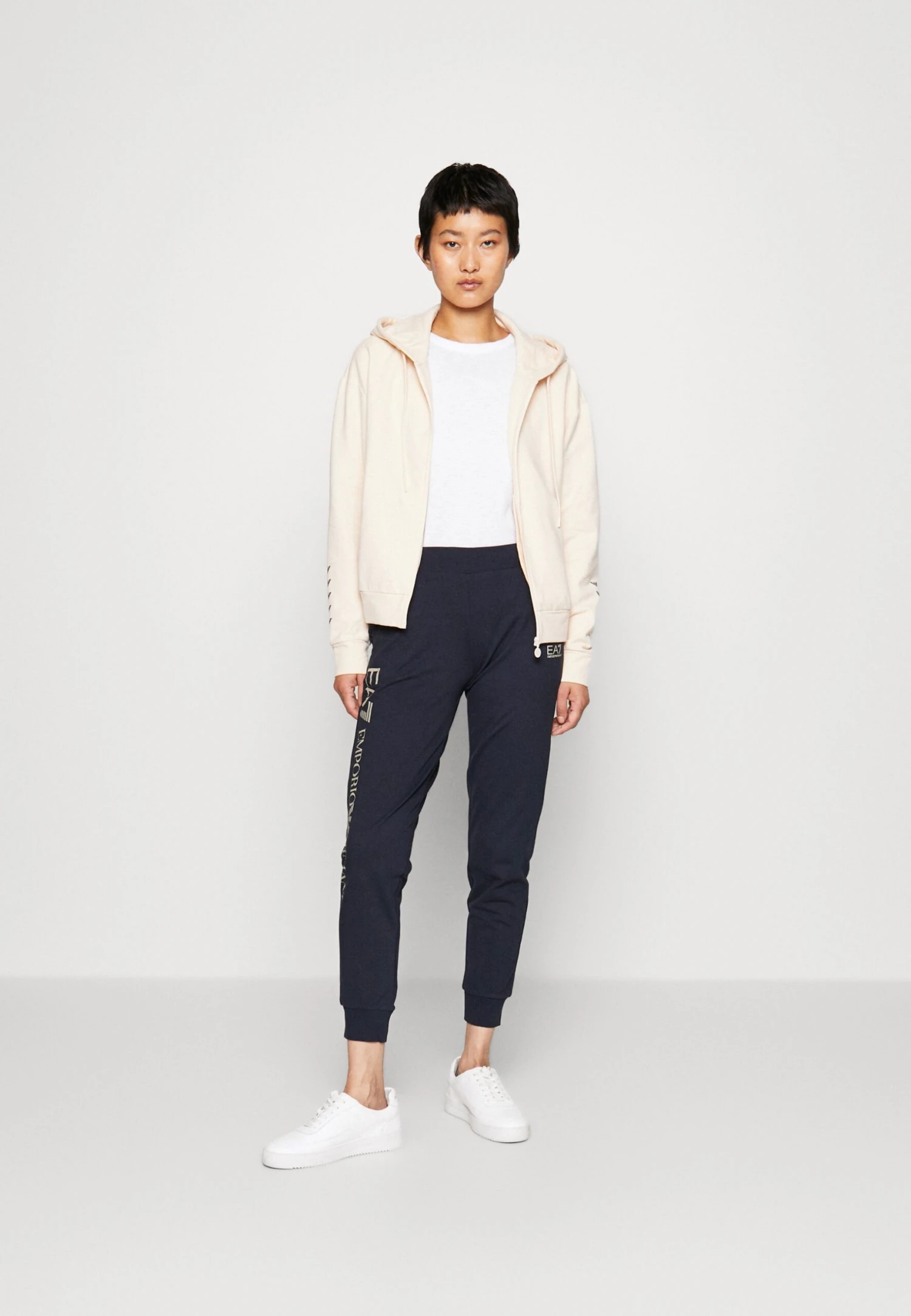 EA7 Emporio Armani Zip-Up Sweatshirt - Pink Tint/Eagle Black 4 EA7 Emporio Armani Zip-Up Sweatshirt - Pink Tint/Eagle Black - Image 2