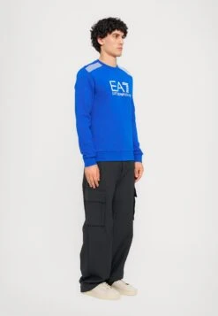 EA7 Emporio Armani TRAIN LINES - Sweatshirt - Surf The Web -Total Wear Store 15abbf87137d4b8eba17edc9c2f6f64c