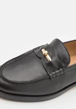 Emporio Armani Capsule Icon - Slip-Ons - Nero -Total Wear Store 15c4157b0f5c4bc196f9b39f18f9e222