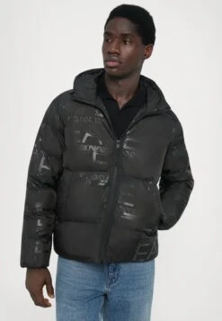 EA7 Emporio Armani MOUNTAIN HOODED JACKET LOGO REPEAT - Winter Jacket - Black 15 EA7 Emporio Armani MOUNTAIN HOODED JACKET LOGO REPEAT - Winter Jacket - Black -Total Wear Store 1686f4e91718477a98bef8129290491a