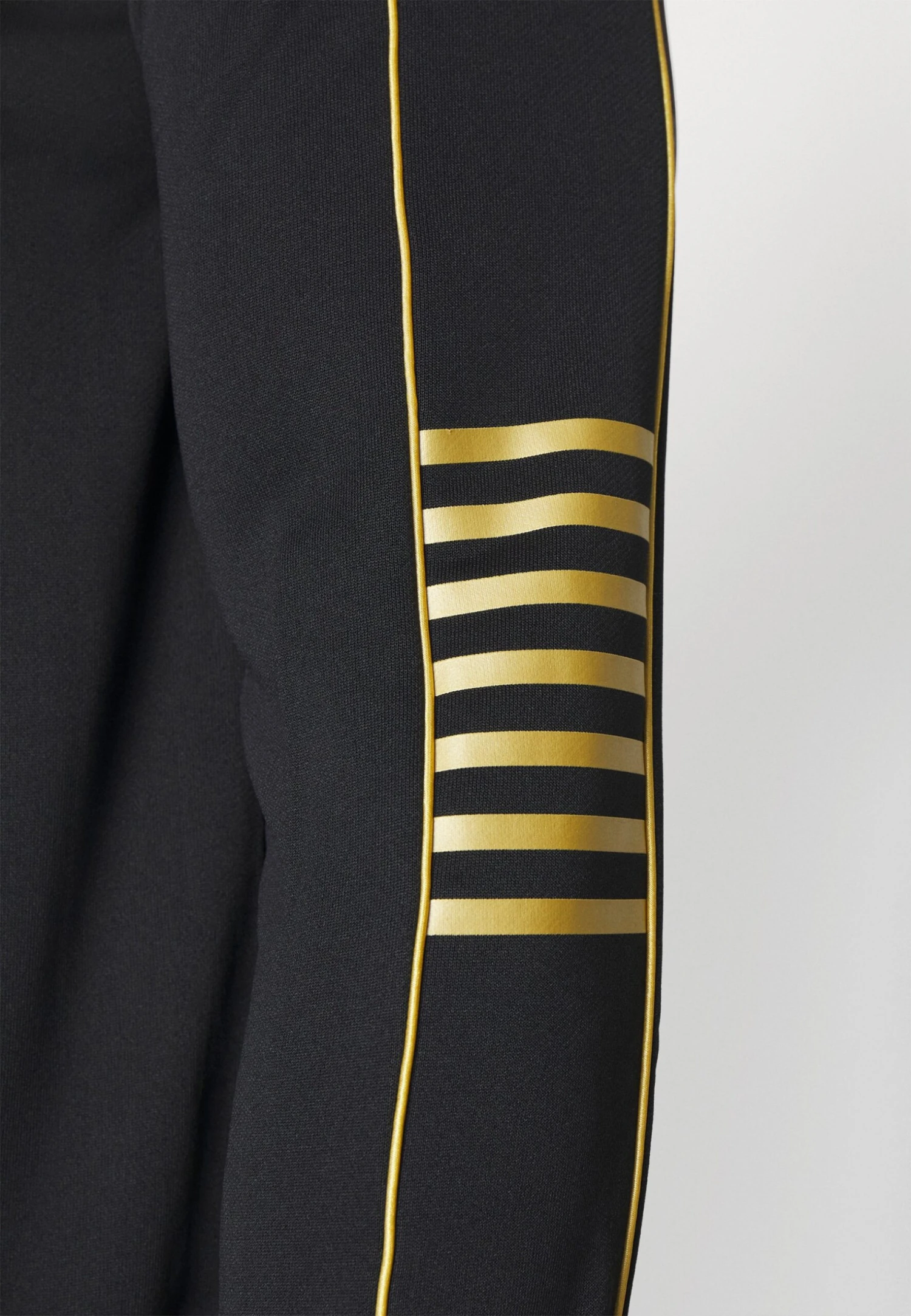 EA7 Emporio Armani Train Core - Sweatshirt - Black/Gold 9 EA7 Emporio Armani Train Core - Sweatshirt - Black/Gold - Image 7