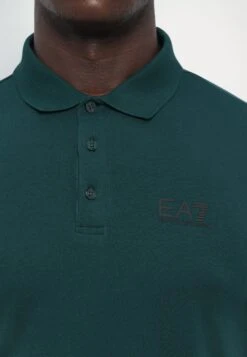 EA7 Emporio Armani TRAIN CORE - Polo Shirt - Ponderosa Pine -Total Wear Store 17463b9a509c4c90b29666e3c14b3453