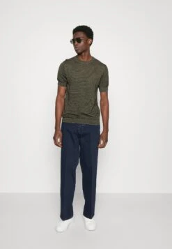 Emporio Armani Basic T-Shirt - F.Nero -Total Wear Store 17e2eebc7d2c4ea792fc8cfcc30a701c