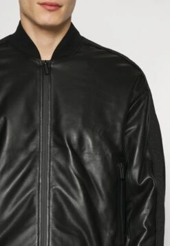 Emporio Armani Blouson - Leather Jacket - Nero -Total Wear Store 18c53488e8564534b5cd8ef116167298