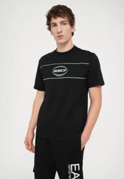 EA7 Emporio Armani TRAIN VISIBILITY - Shorts - Black/cream 15 EA7 Emporio Armani TRAIN VISIBILITY - Shorts - Black/cream -Total Wear Store 1b1605b9f35a47bdbf2ce8602e220071