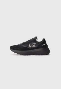 EA7 Emporio Armani WADER UNISEX - Trainers - White/black 18 EA7 Emporio Armani WADER UNISEX - Trainers - White/black -Total Wear Store 1b6c46faeeab44feaeb01445ed569f53 2