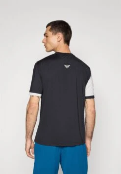 EA7 Emporio Armani TENNIS PRO TEE COLORBLOCK - Sports T-shirt - Black 15 EA7 Emporio Armani TENNIS PRO TEE COLORBLOCK - Sports T-shirt - Black -Total Wear Store 1b83d142941b4aa8b7b7274d406fc950