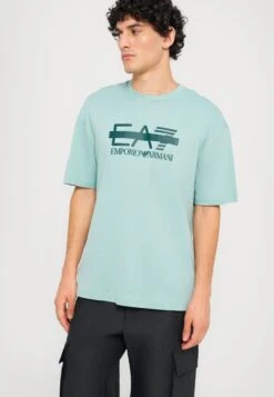 EA7 Emporio Armani TRAIN LOGO TEE - Print T-shirt - Blue Surf 16 EA7 Emporio Armani TRAIN LOGO TEE - Print T-shirt - Blue Surf -Total Wear Store 1bd6448085644a1b9aaa93a2bca1c2e1