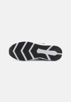 EA7 Emporio Armani ULTIMATE C2 COMBAT CORE UNISEX - Trainers - White/black -Total Wear Store 1c5dd735237d4c35afb81b404fcb679a