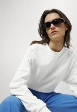 Emporio Armani Sweatshirt - Bianco Caldo -Total Wear Store 1c74933b436541e987c1f09417795d14