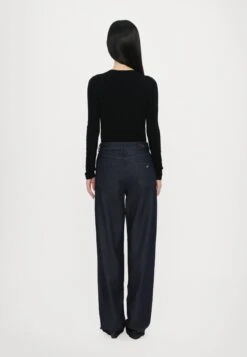 Emporio Armani POCKETS PANT - Relaxed Fit Jeans - Blue Denim 11 Emporio Armani POCKETS PANT - Relaxed Fit Jeans - Blue Denim -Total Wear Store 1d01e3c66af440368f98e6a27a819e62