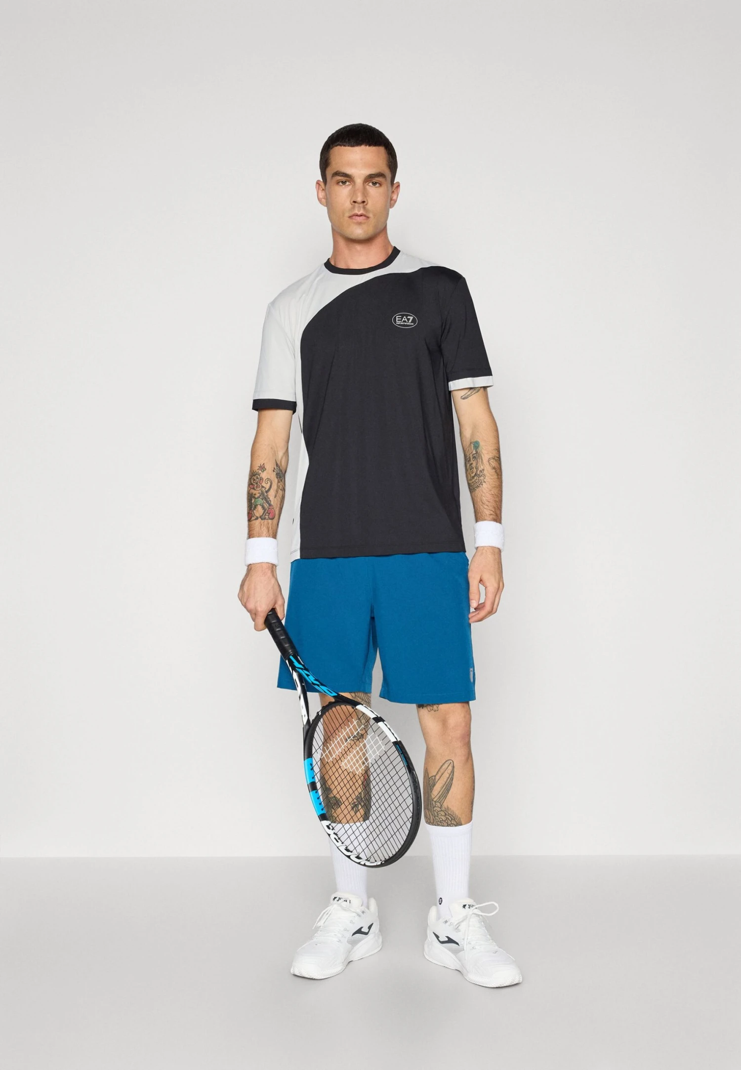 EA7 Emporio Armani TENNIS PRO TEE COLORBLOCK - Sports T-shirt - Black 4 EA7 Emporio Armani TENNIS PRO TEE COLORBLOCK - Sports T-shirt - Black - Image 2