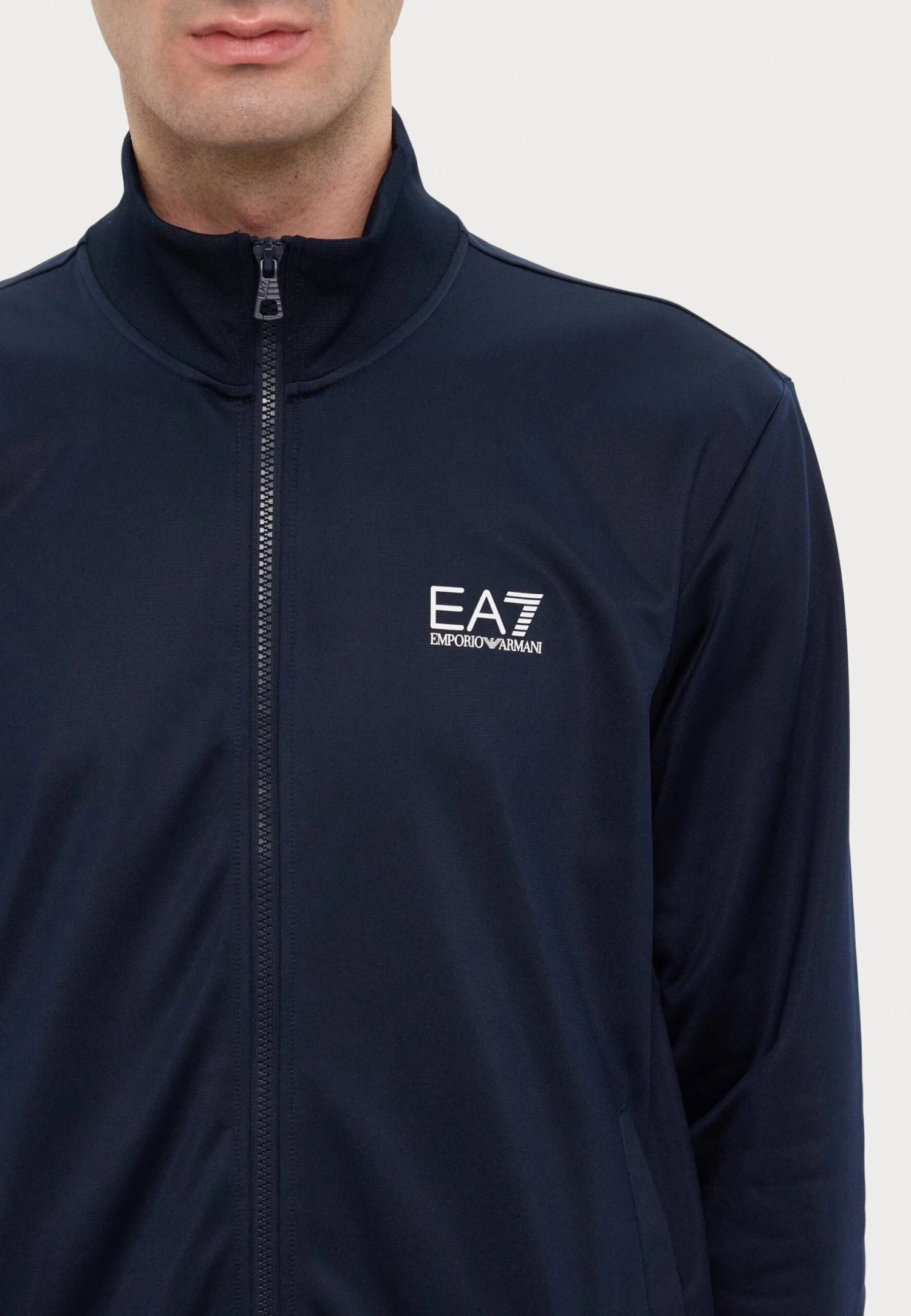 EA7 Emporio Armani TRAIN CORE SUIT - Tracksuit - Blue 9 EA7 Emporio Armani TRAIN CORE SUIT - Tracksuit - Blue - Image 7