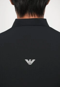 EA7 Emporio Armani GOLF PRO PADDED - Waistcoat - Black -Total Wear Store 1e91775e7ce44eeeb0628dee4ffaefaf