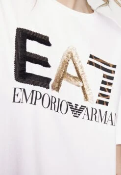 EA7 Emporio Armani P28 - Print T-Shirt - White -Total Wear Store 1eeb9167607e4a2db0f3dc70d436541b