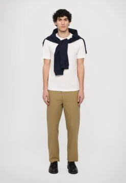 EA7 Emporio Armani TRAIN CORE TEE - Basic T-shirt - White 23 EA7 Emporio Armani TRAIN CORE TEE - Basic T-shirt - White -Total Wear Store 1f5a47731a6d402ba1dcf7ca32014d34