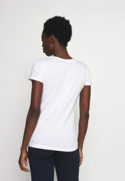 Emporio Armani Pyjama Top - Pyjama Top 9 Emporio Armani Pyjama Top - Pyjama Top -Total Wear Store 204bc1e4b3294f01804d94b5c15168a2