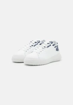 Emporio Armani Capsule Icon - Trainers - White/Mix Navy -Total Wear Store 205918c02dd04458be7f27ad47247b28